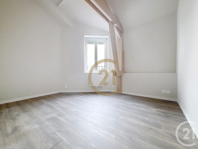 Appartement à louer - 4 pièces - 76.0 m2 - RONCHAMP - 70 - FRANCHE-COMTE - Century 21 Gsm Immo