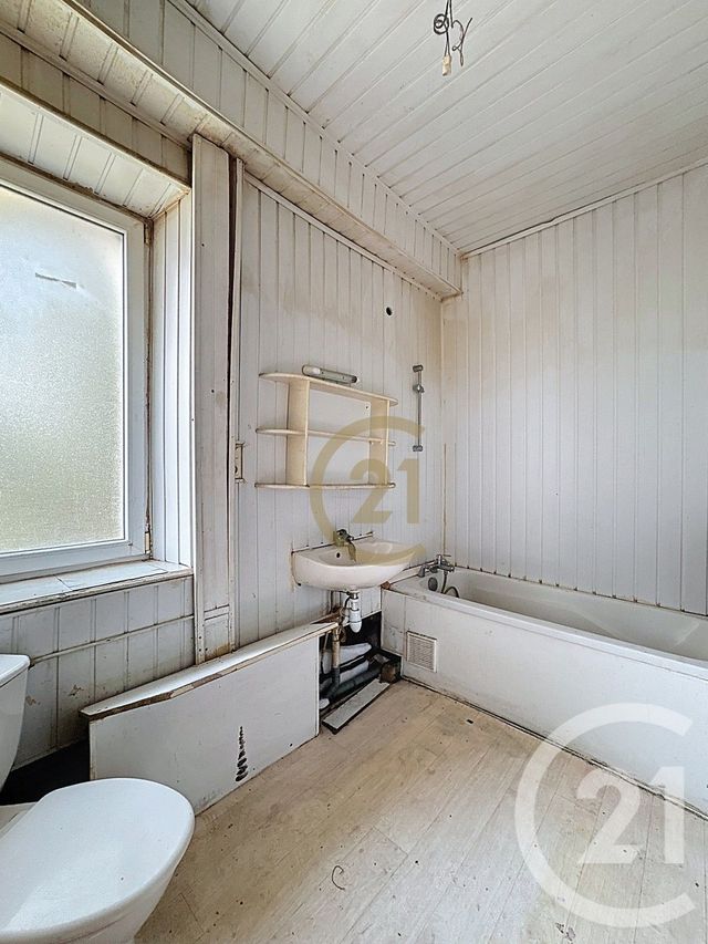 Appartement à vendre - 5 pièces - 101.46 m2 - LUXEUIL LES BAINS - 70 - FRANCHE-COMTE - Century 21 Gsm Immo