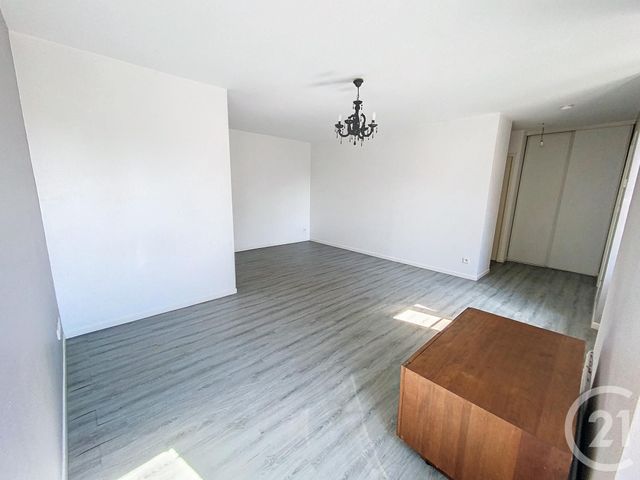 Appartement F1 à louer - 1 pièce - 49.09 m2 - LURE - 70 - FRANCHE-COMTE - Century 21 Gsm Immo