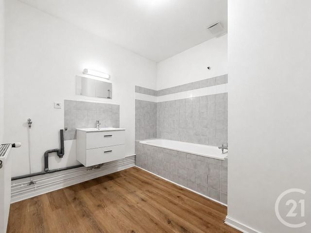 Appartement F1 à louer - 1 pièce - 49.09 m2 - LURE - 70 - FRANCHE-COMTE - Century 21 Gsm Immo