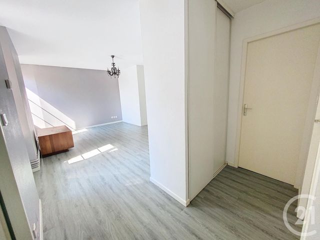 Appartement F1 à louer - 1 pièce - 49.09 m2 - LURE - 70 - FRANCHE-COMTE - Century 21 Gsm Immo