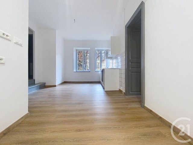 Appartement F3 à louer - 3 pièces - 92.69 m2 - LURE - 70 - FRANCHE-COMTE - Century 21 Gsm Immo