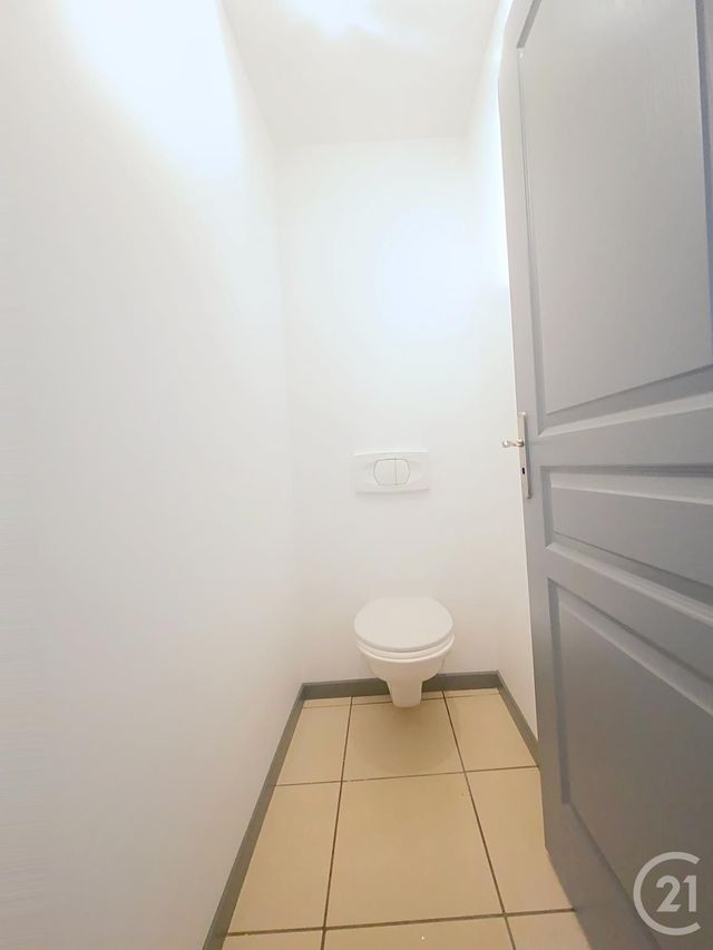 Appartement F3 à louer - 3 pièces - 92.69 m2 - LURE - 70 - FRANCHE-COMTE - Century 21 Gsm Immo