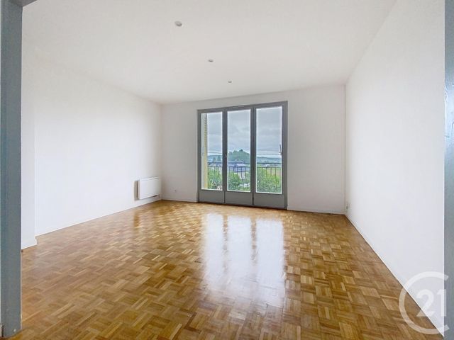 maison à louer - 5 pièces - 81.65 m2 - CHATENOIS LES FORGES - 90 - FRANCHE-COMTE - Century 21 Gsm Immo