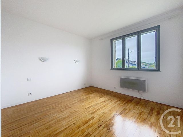 maison à louer - 5 pièces - 81.65 m2 - CHATENOIS LES FORGES - 90 - FRANCHE-COMTE - Century 21 Gsm Immo