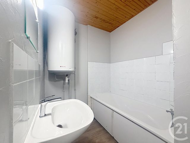 Appartement F4 à louer - 4 pièces - 85.0 m2 - GOUHENANS - 70 - FRANCHE-COMTE - Century 21 Gsm Immo