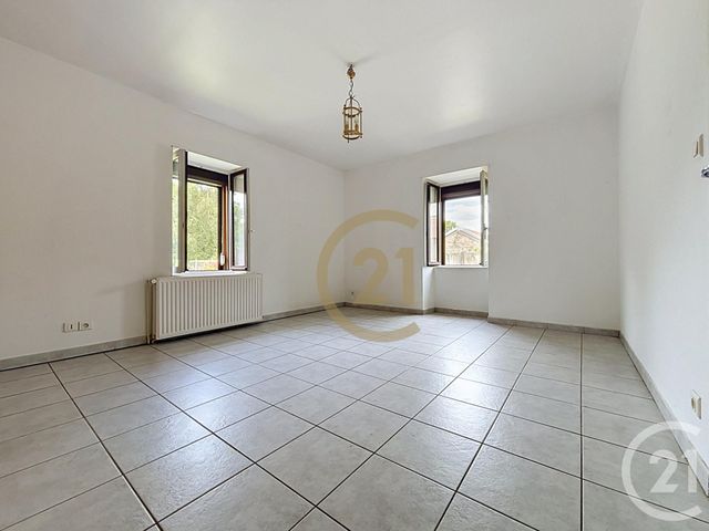 Appartement F3 à louer - 3 pièces - 78.21 m2 - ST SAUVEUR - 70 - FRANCHE-COMTE - Century 21 Gsm Immo