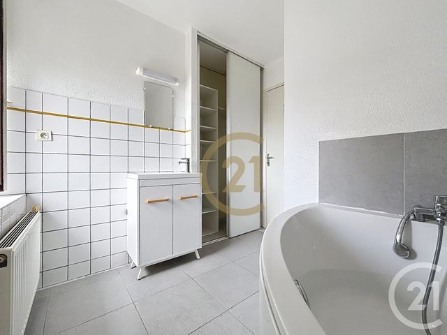 Appartement F3 à louer - 3 pièces - 78.21 m2 - ST SAUVEUR - 70 - FRANCHE-COMTE - Century 21 Gsm Immo