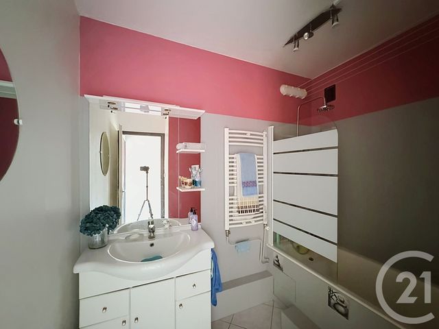 Appartement T2 à vendre - 2 pièces - 51.58 m2 - ST LOUP SUR SEMOUSE - 70 - FRANCHE-COMTE - Century 21 Gsm Immo